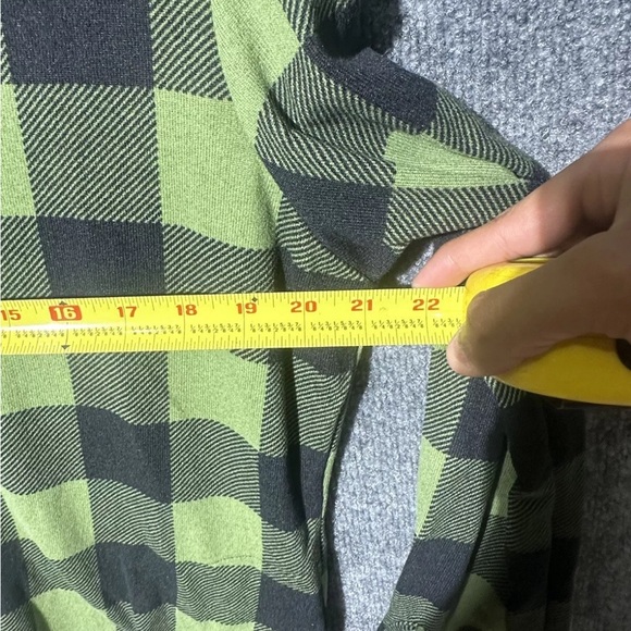 D & Co. Women's Long Sleeve Button Up Collared Green/ Black Medium - Picture 3 of 7